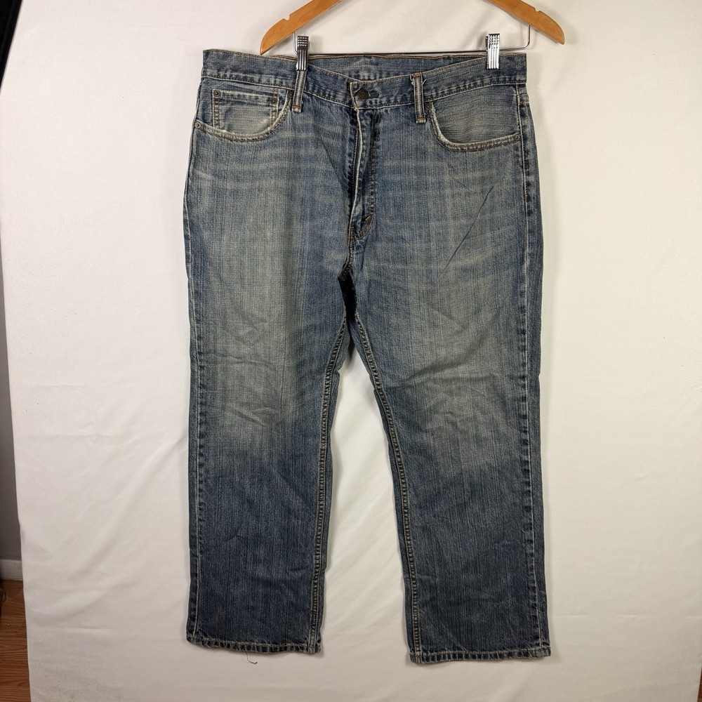 Levi’s 559 Jeans Men’s 38x30 Blue Light Wash Denim Relaxed Fit Straight Leg
