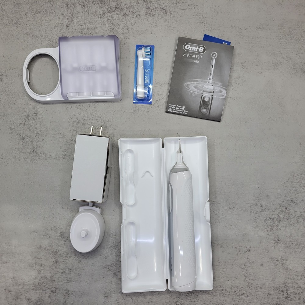 Oral-B Smart 5000 Rechargeable Electric Powered Toothbrush With Travel Case™