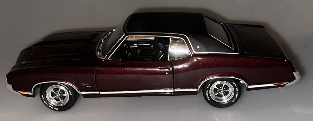 Auto World 1970 Oldsmobile Cutlass SX Hardtop Burgundy 1:18 Scale Diecast Model