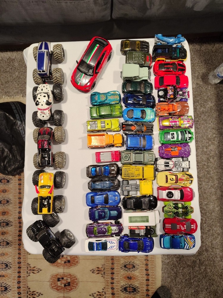 Hot Wheels Matchbox Metal Machines Maisto 1/64 Scale Diecast Lot of 40+ Read!