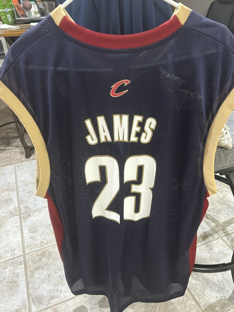 CLEVELAND CAVALIERS ADIDAS SIZE XL BLUE LEBRON JAMES JERSEY. SOLID SHAPE!