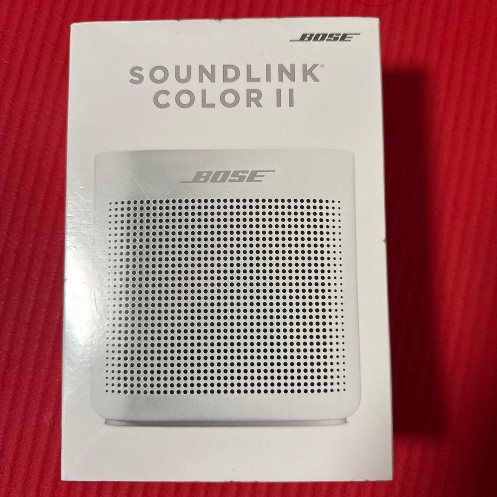 Bose SoundLink Color 2 Bluetooth Speaker in Polar White with Unique Cover Design