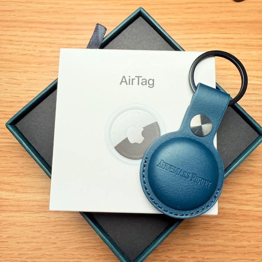 Audemars Piguet Keychain with Apple AirTag Holder