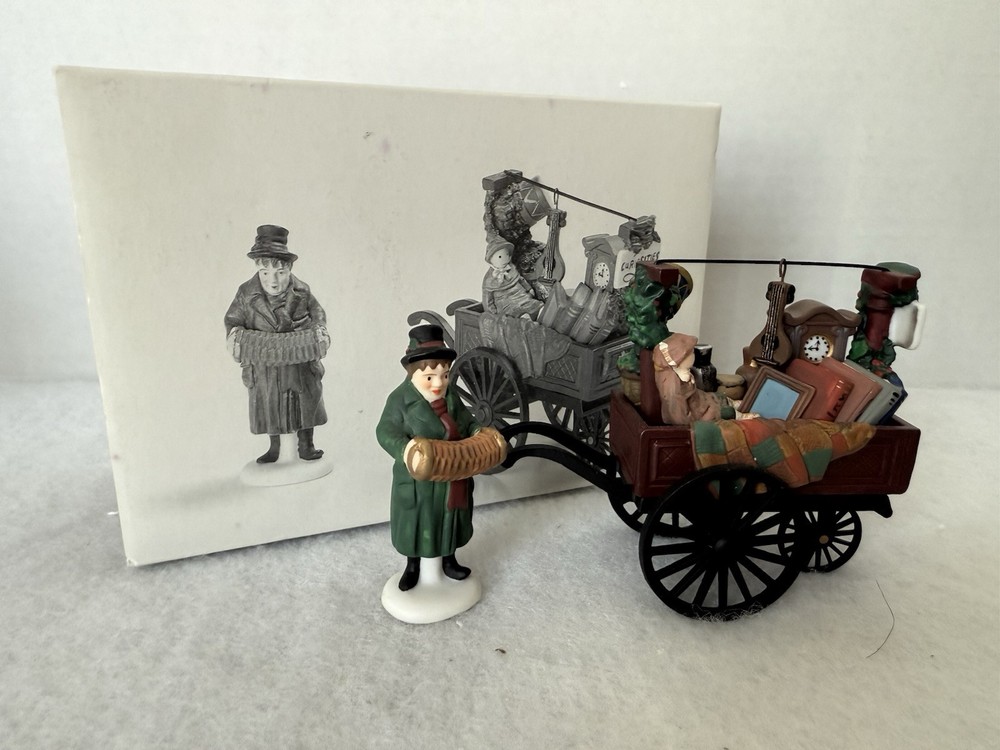 Dept 56 Heritage Chelsea Market Curiosities Monger & Cart 5827-0 with Box