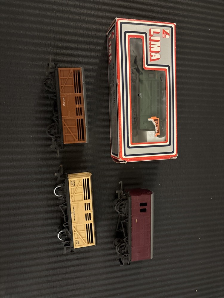 Hornby/Triang And Lima Cattle Wagons And Horseboxes Lot Of 4 Cars