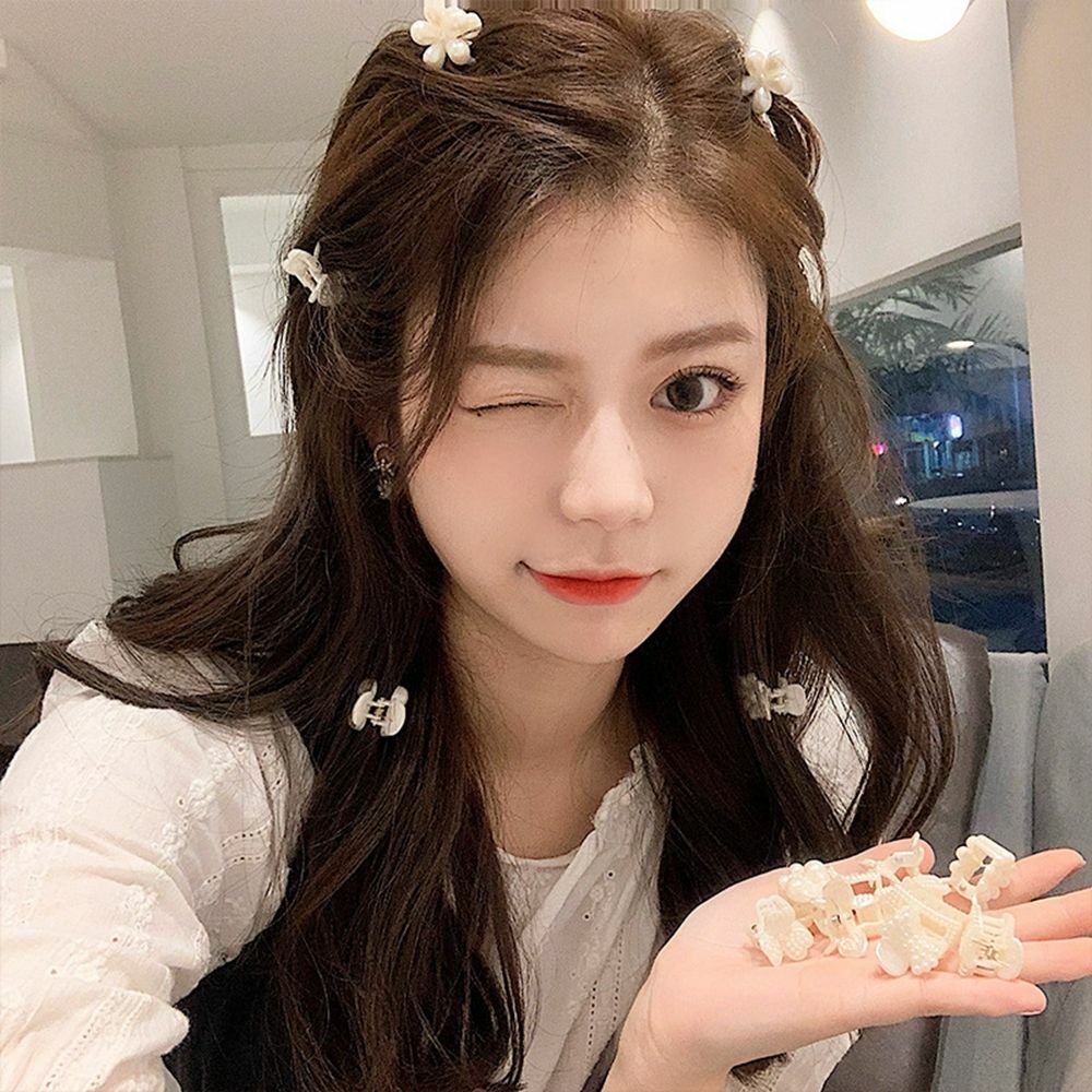 Elegant Korean Pearl Hair Claw Clip for Women