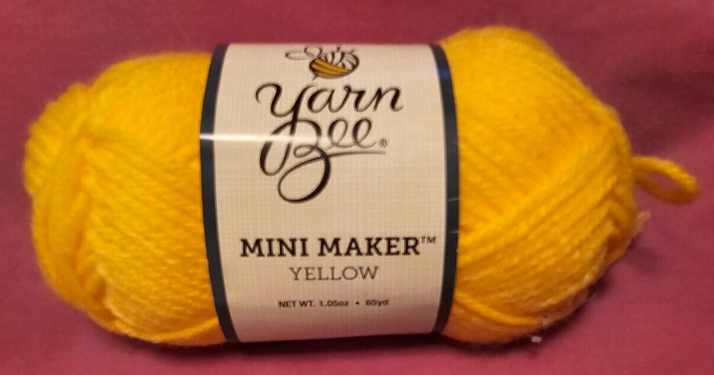 Yarn Bee Mini Maker Yellow Knitting Crochet 1.05 oz 65 Yards