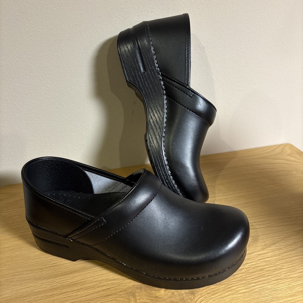 Dansko Classic Slip On Clogs Comfort Shoes Women's 41 Black Leather NEW