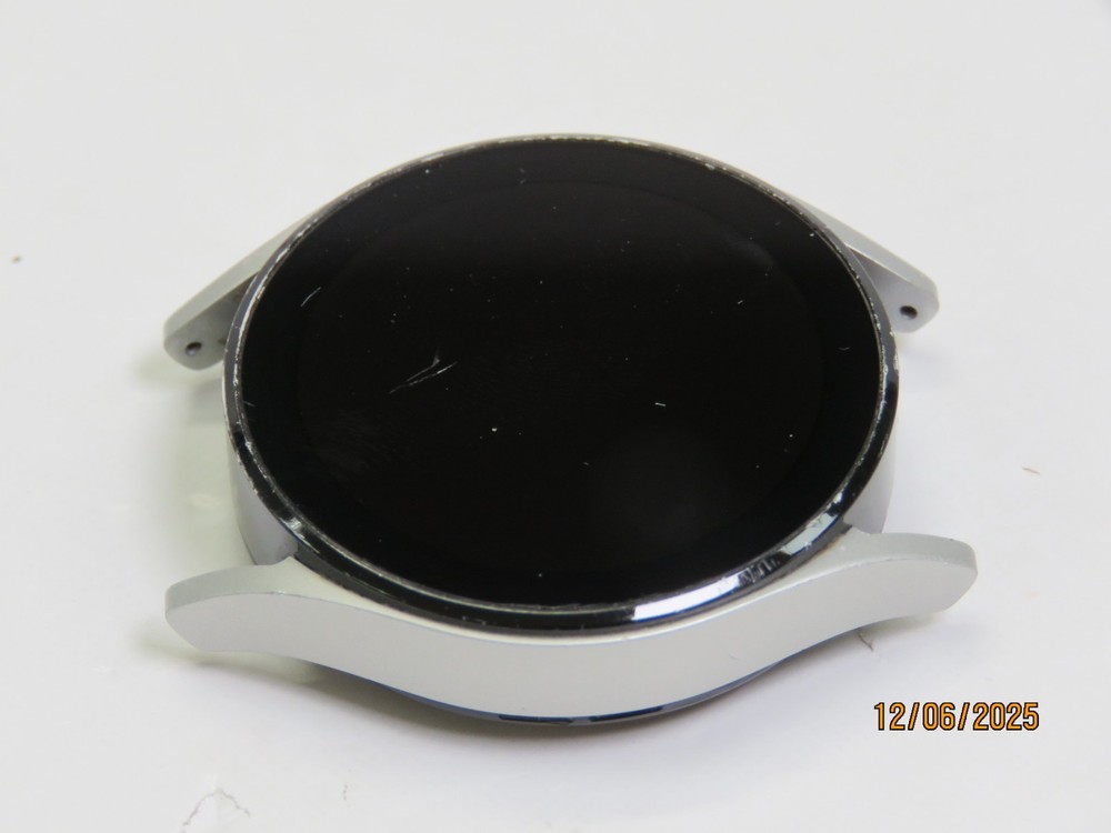 Samsung Galaxy Watch4 40mm Silver Aluminum Smartwatch SM-R860 DP399