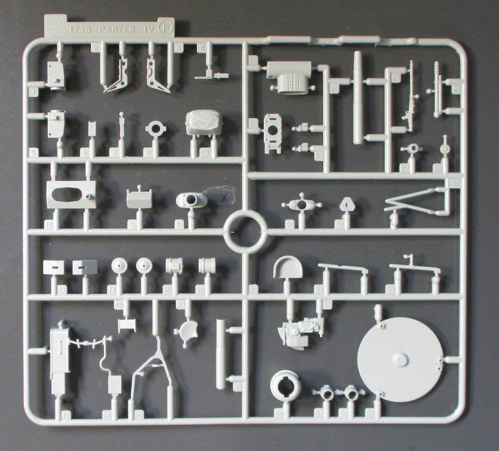 1/35 Cyber Hobby Panzer IV Ausf B Parts Tree F Kit 6297-image