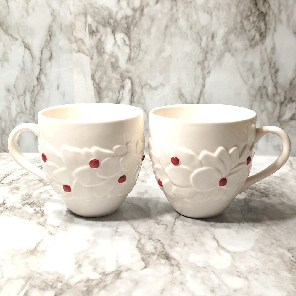 Vintage Starbucks Christmas Coffee Tea 3D Mug Set of 2 White Red