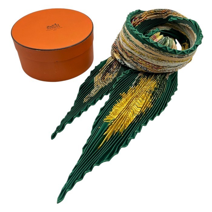 Hermes Green Pleated Silk Scarf Size W4