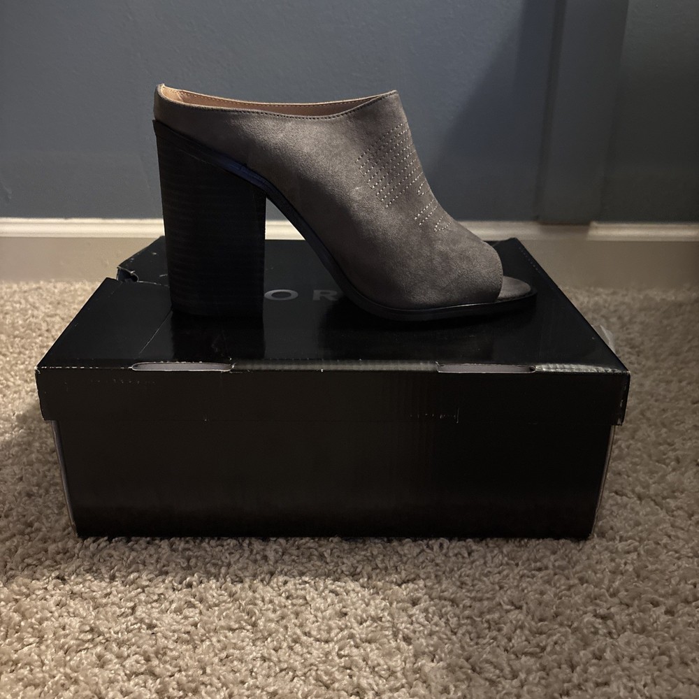 New TORRID 9W Grey Faux Suede Chunky Heel Open Toe Mule Western Women