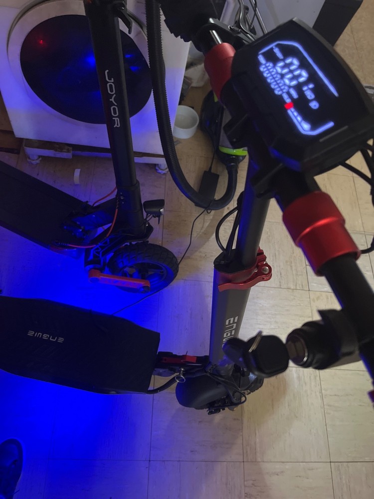 ENGWE Y600 28MPH Fast Off-Road Folding E-Scooter with Full Suspension in Black  