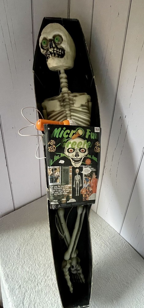 Halloween Animated Hanging Prop Skeleton Microphone Battery Operated