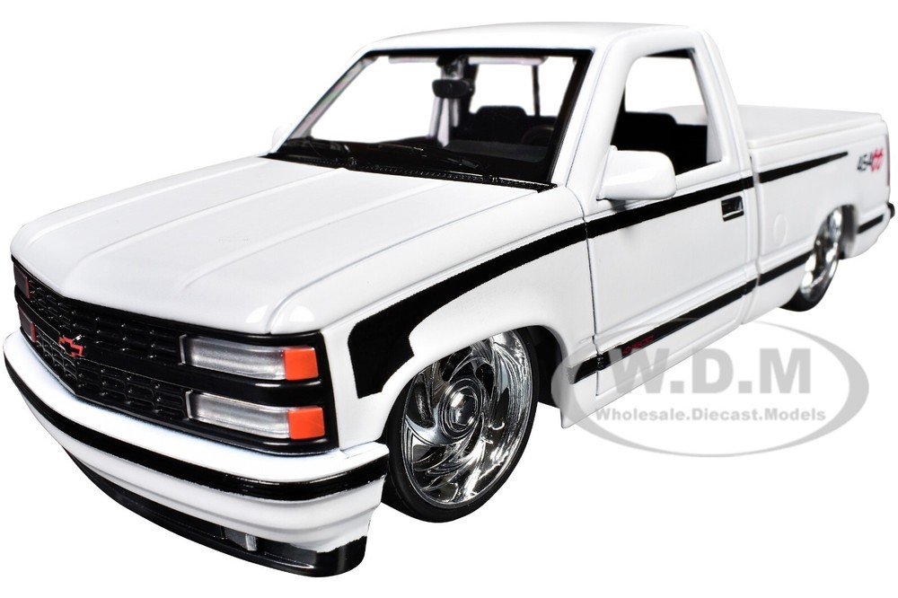 1993 CHEVROLET 454 SS PICKUP WHITE 