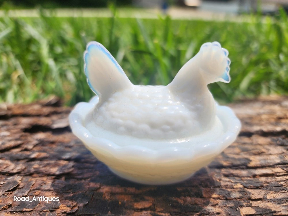 Vintage Westmoreland Milk Glass Hen on Nest Salt Cellar 2.5 Inch White