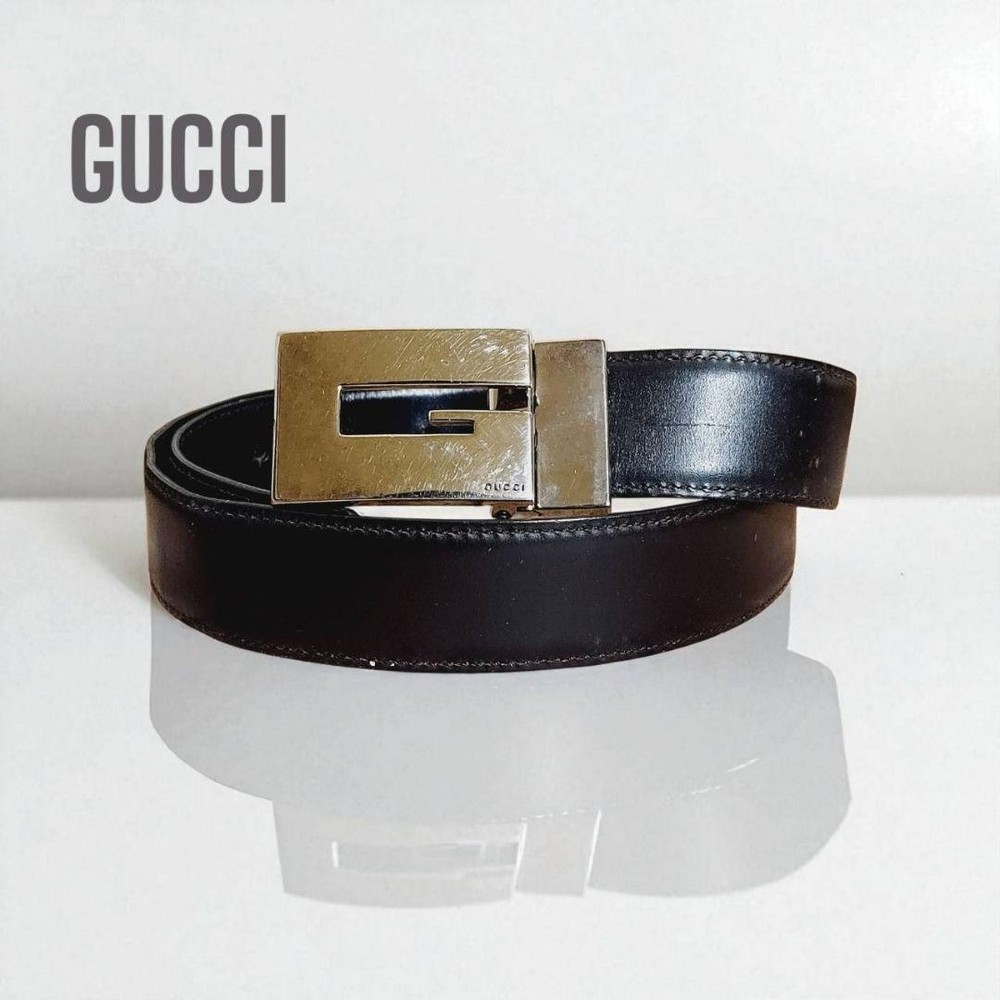 Gucci Mens Reversible Leather Belt with Silver G Buckle Black