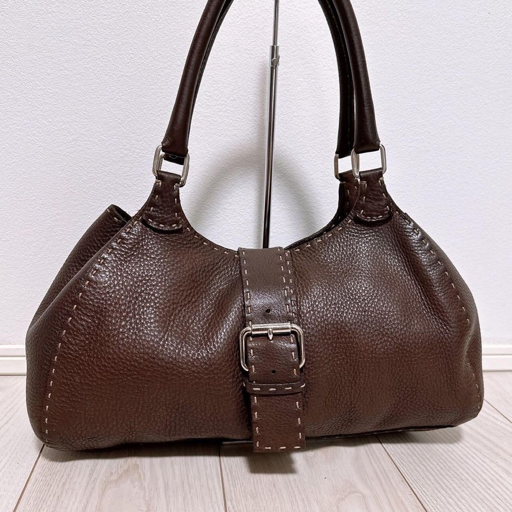 Authentic FENDI Brown Leather Shoulder Bag G06263806