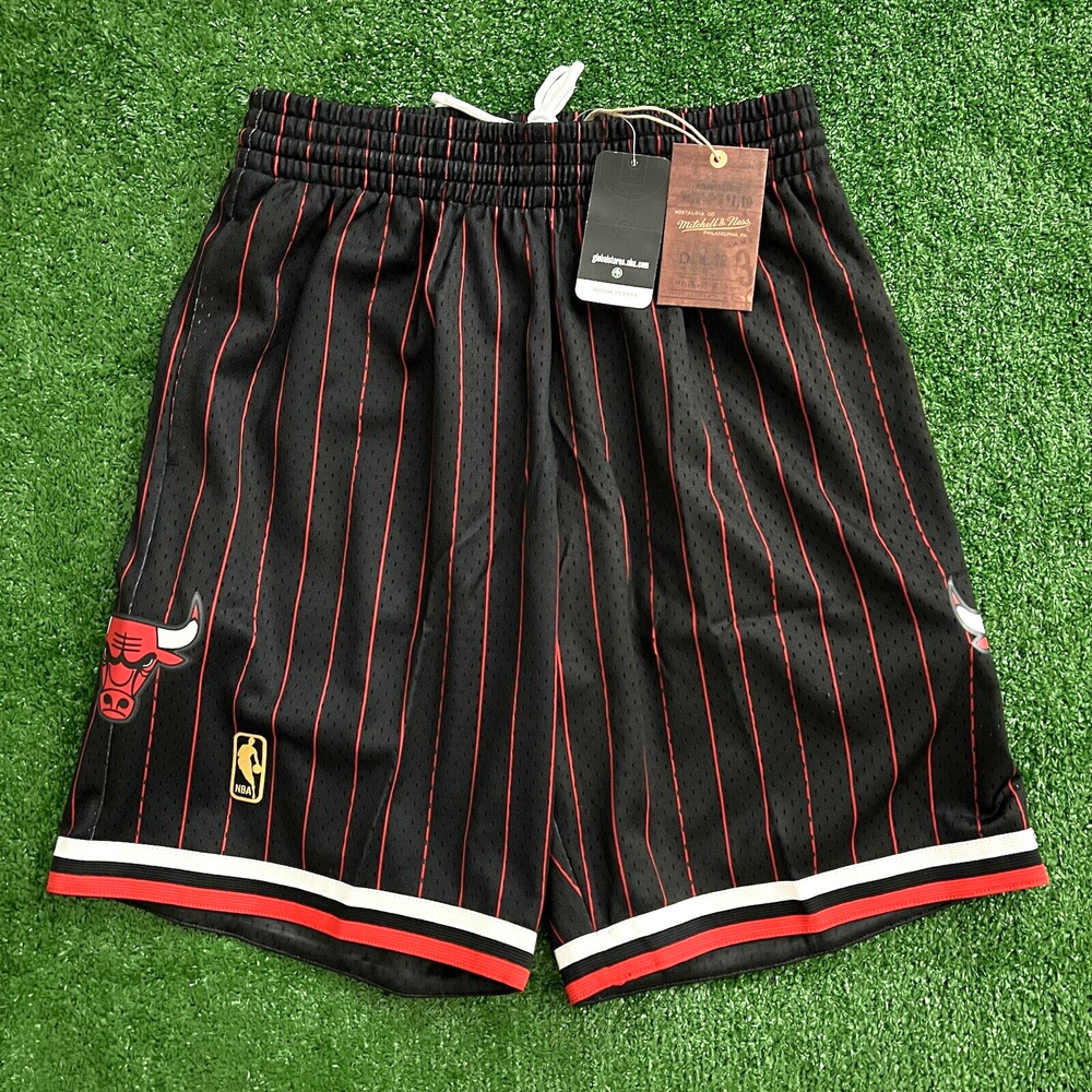1996 Chicago Bulls Black Pinstripe Swingman Shorts by Mitchell & Ness Size Medium