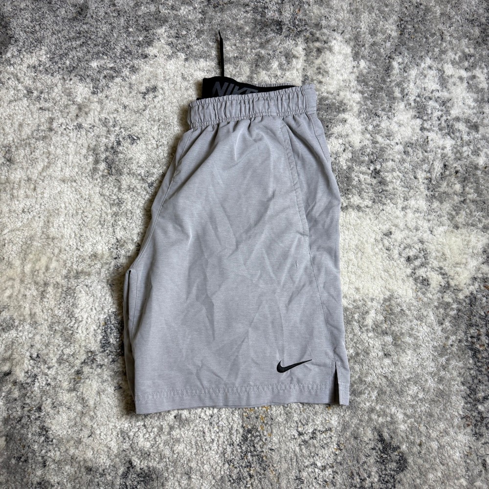 Nike Dri-FIT Mens Training Shorts Grey Heather Athletic Gym Workout Size M