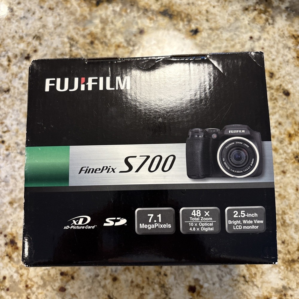 Fujifilm FinePix S Series S700 7.1MP Digital Camera - Black