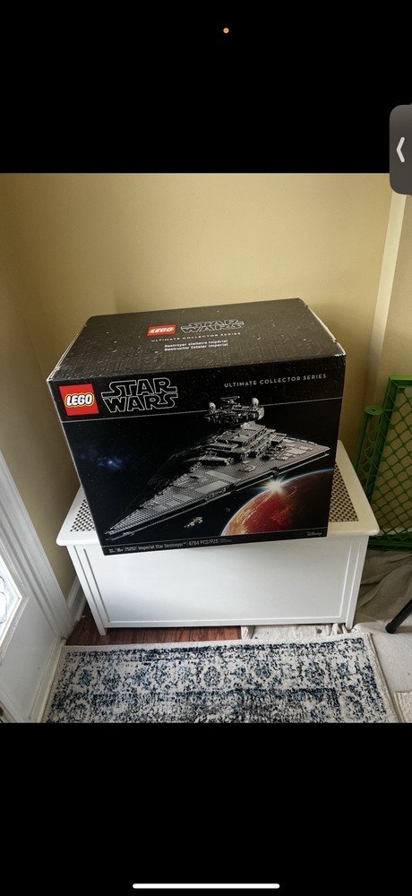 LEGO Star Wars Imperial Star Destroyer 75252 Ultimate Collector 4784 Pieces