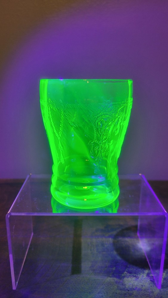 Vintage Anchor Hocking Urnamium Cameo Pattern Tumbler/Glass