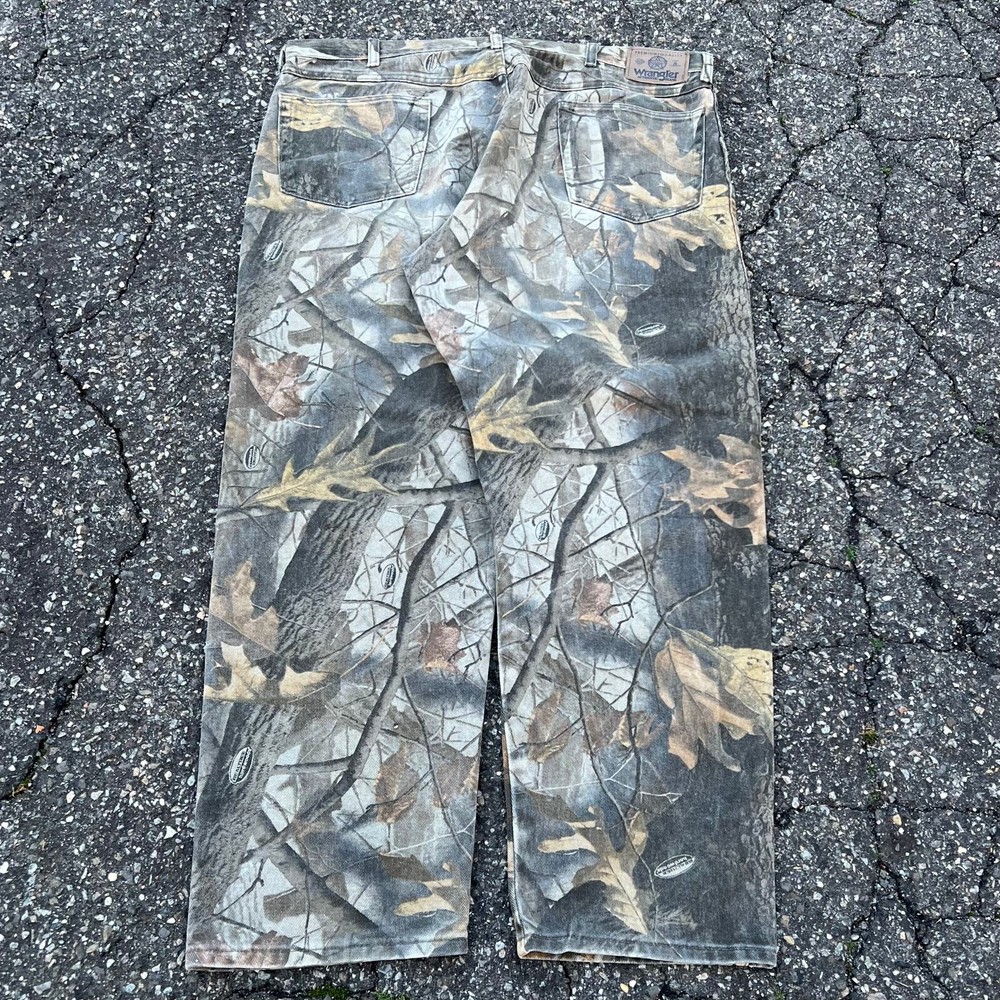 Vintage Y2K Realtree Camo Hunting Work Pants for Outdoor Enthusiasts