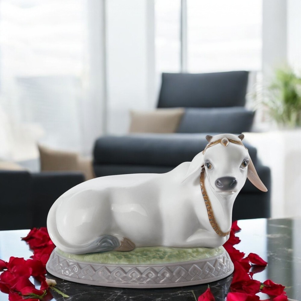 LLADRÓ Sacred Cow Figurine Elegant Porcelain Collectible 01008123