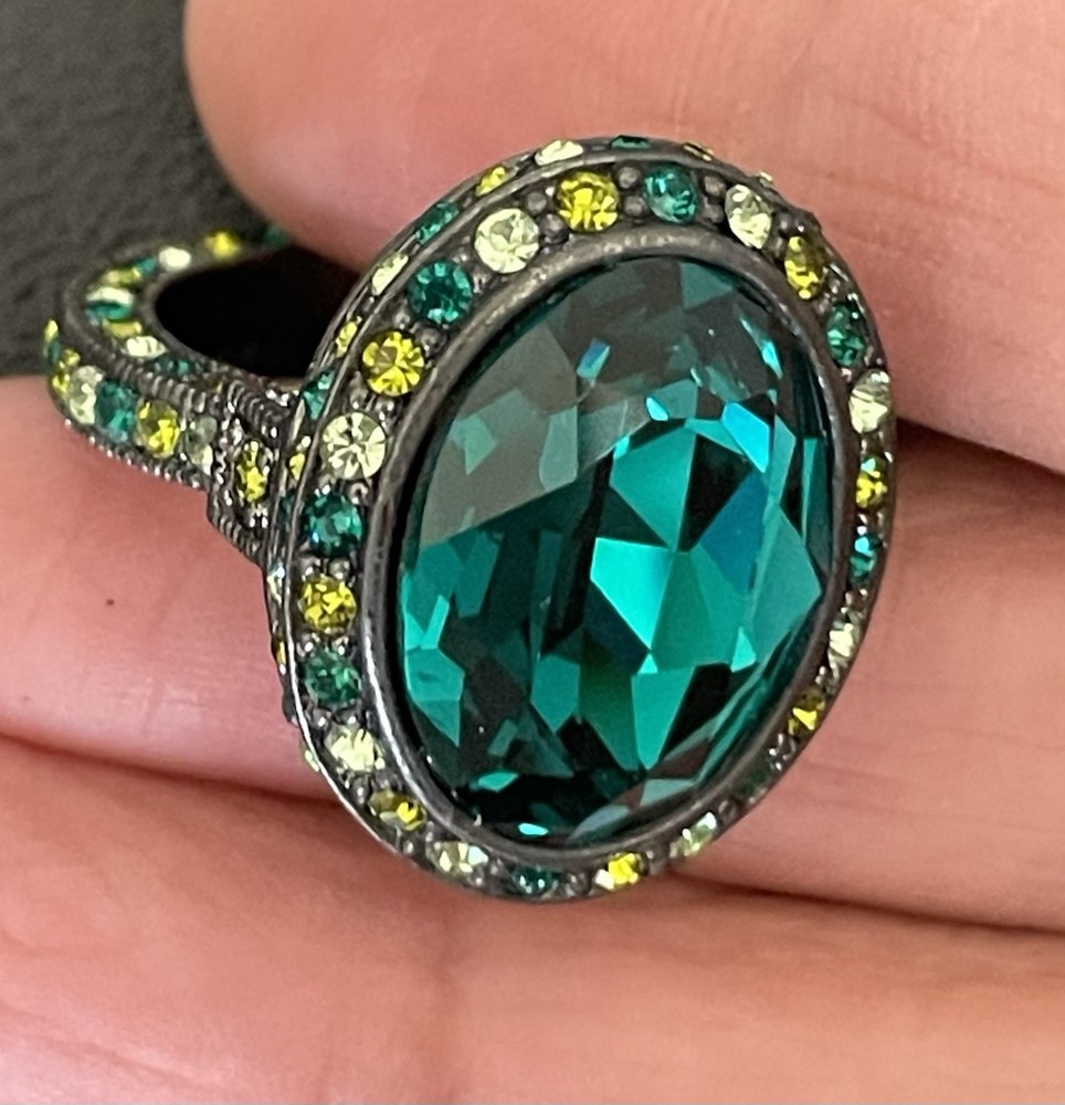 Kenneth Lane Fashion Ring Emerald Surround Band Size 8.5 Large Statement Ring