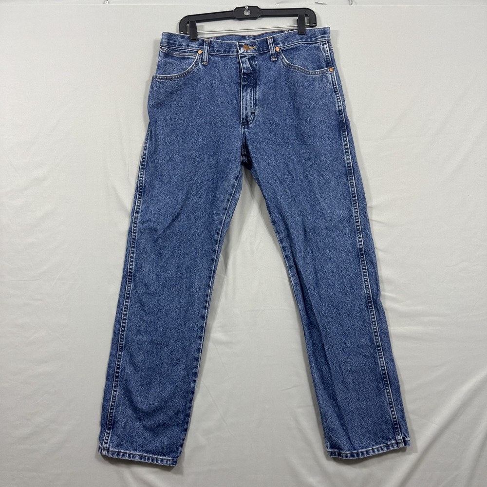 Wrangler Jeans Mens 33x32 Blue Denim Straight Leg Classic Fit Cowboy Western