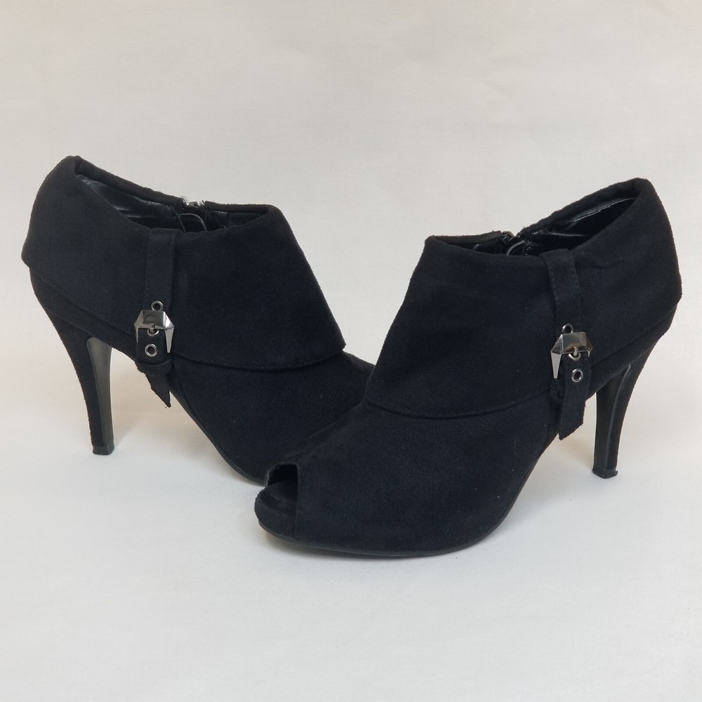 Forever Elegant Black 4 Inch Heels with Zipper Strap and Silver Buckle Size 7.5