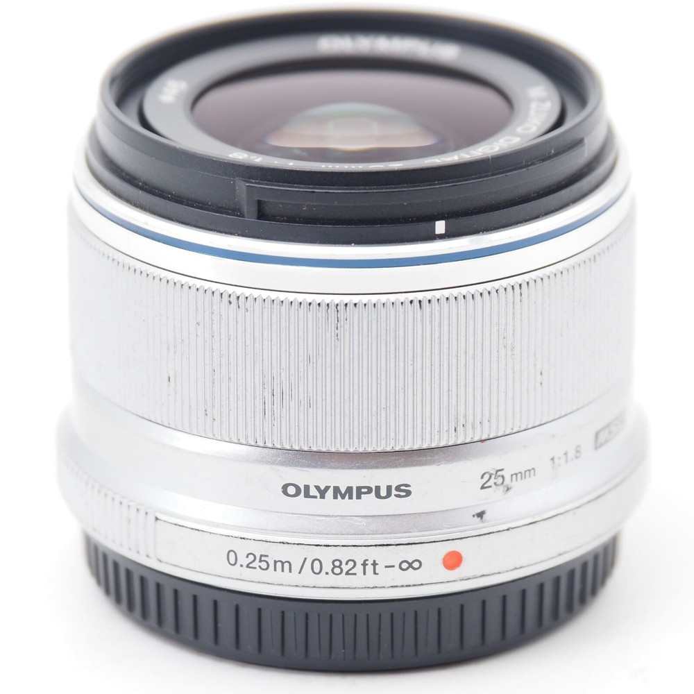 Olympus M Zuiko 25mm f1.8 Micro Four Thirds Lens in Silver