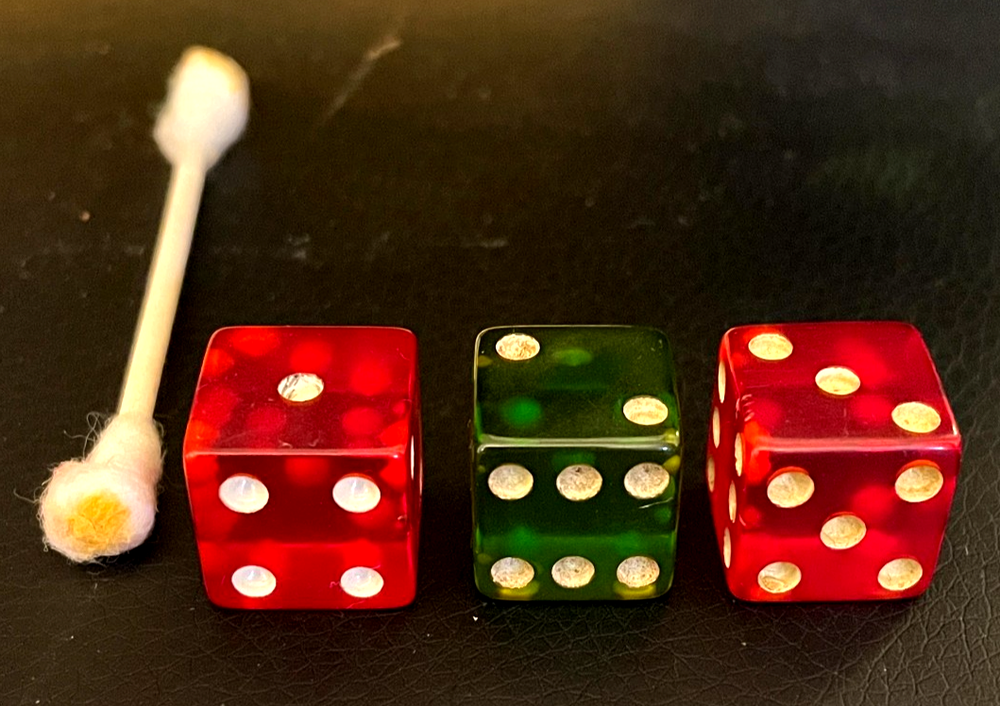 Vintage Bakelite Dice LOT Cherry Red & Apple Green White Pips 15mm 9/16 inch