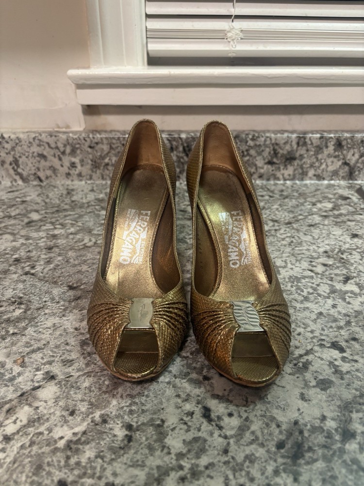 Ferragamo Gold Snakeskin Peep Toe Pumps Size 6.5 Tiberia