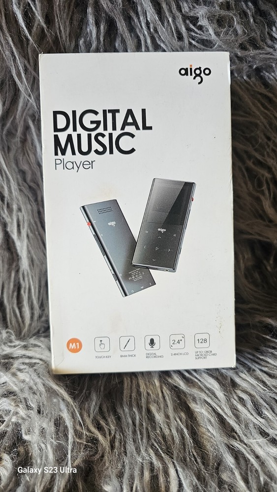 Aigo M1 Digital Music MP3 Player w/ Digital Recording Ability