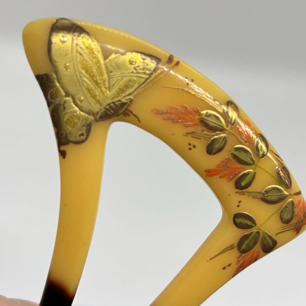 Elegant Gold Lacquered Wedding Kanzashi Hairpin Featuring Butterfly and Peony Design