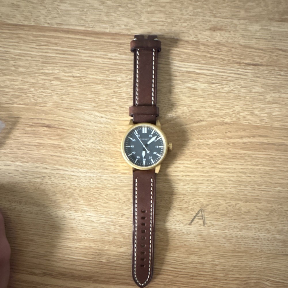 TSOVET Men's Analog Wristwatch Brown Leather Strap Gold Case Black Dial