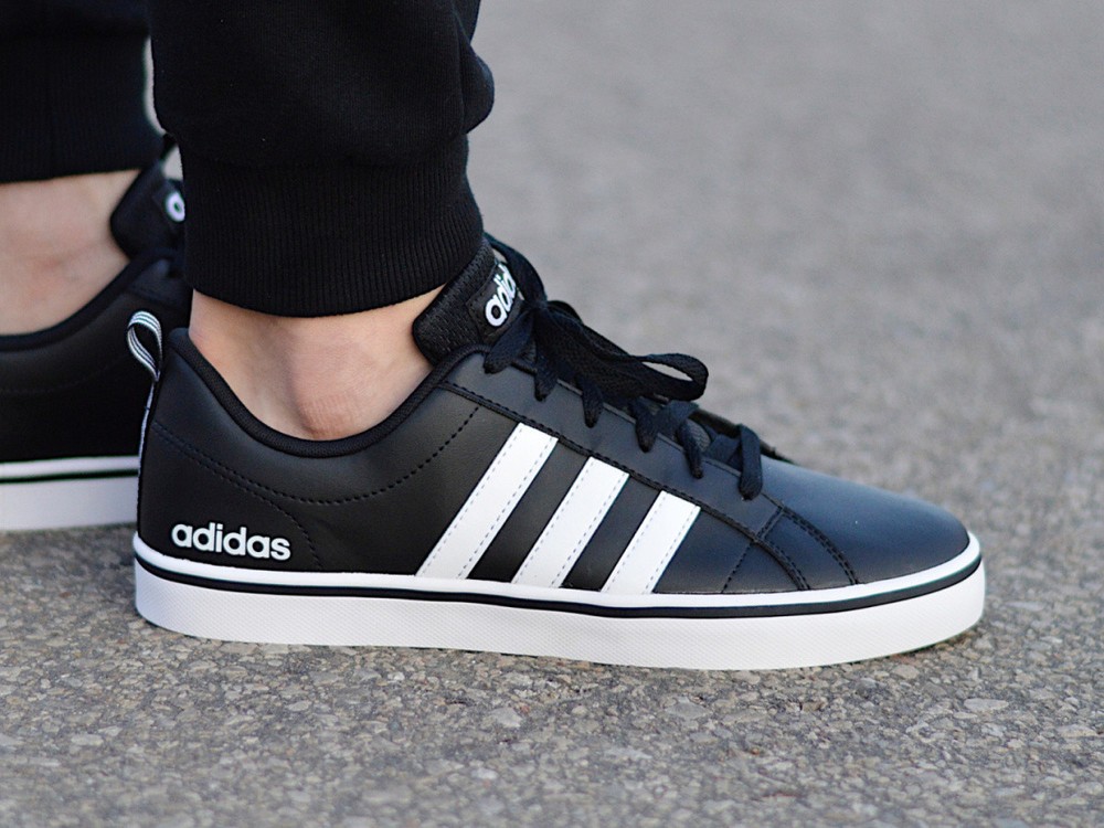 adidas VS Pace Casual Black Sneakers in Size 8.5