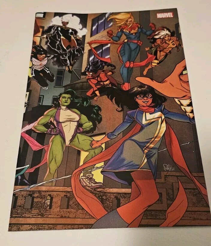 2022 SDCC Women of Marvel Panel Exclusive Comic with Wraparound Cover