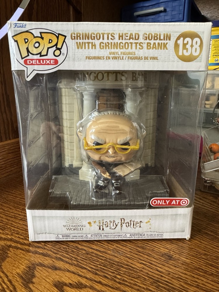 Funko Pop Harry Potter Gringotts Head Goblin with Gringotts Bank Deluxe