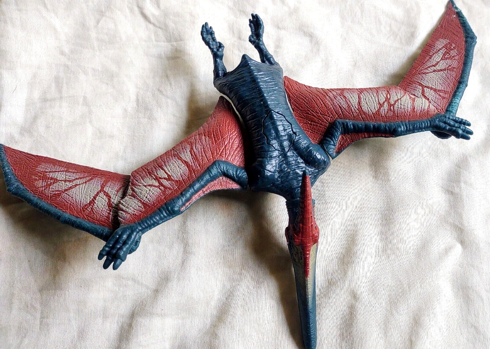 Mattel 2017 Jurassic World Roarivores Pteranodon Wings Flap