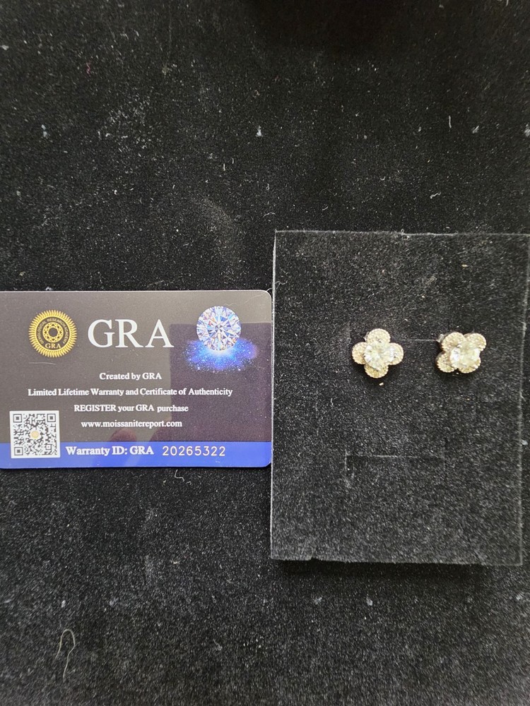 1CT Moissanite Flower Studs With GRA Certificate