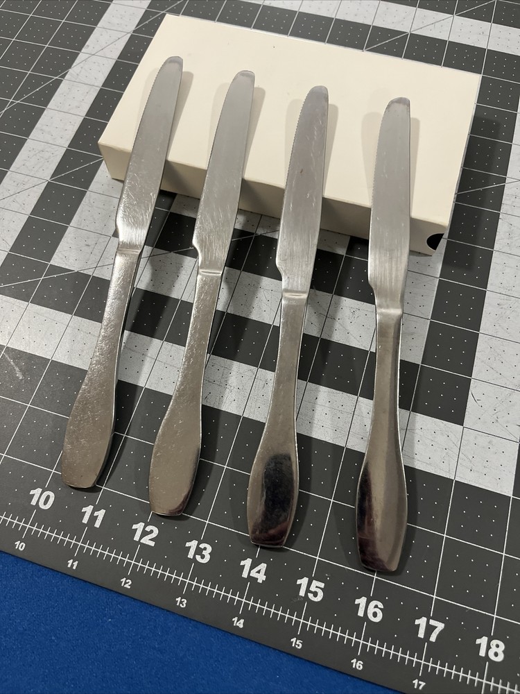 Oneidaware / Oneida Spencer (4) Dinner Knives Stainless Flatware Replacements