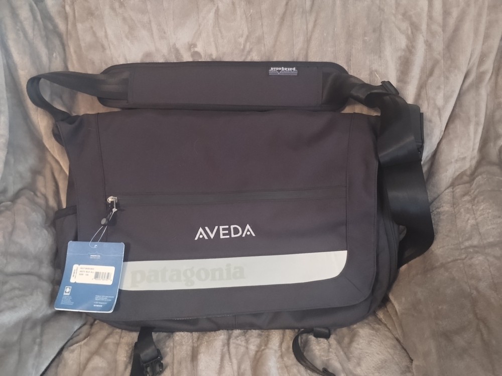 Aveda Patagonia Shoulder Messenger Laptop Bag Black Nwt