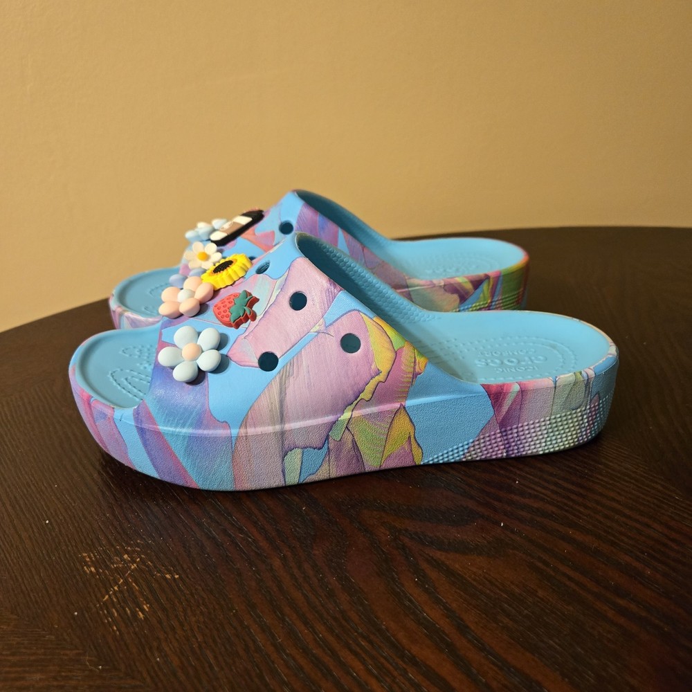 Crocs Classic Platform Palm Print Slide Womens 5 With Charms Colorful
