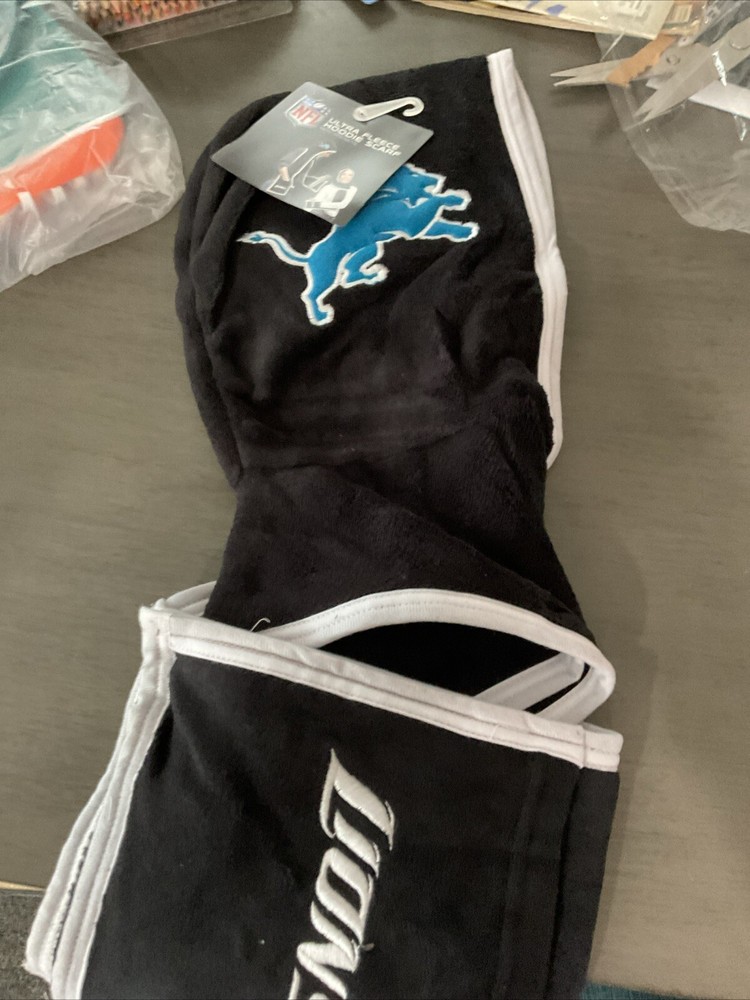 NFL Detroit Lions ULTRA FLEECE HOODIE SCARF W/ POCKETS NEW