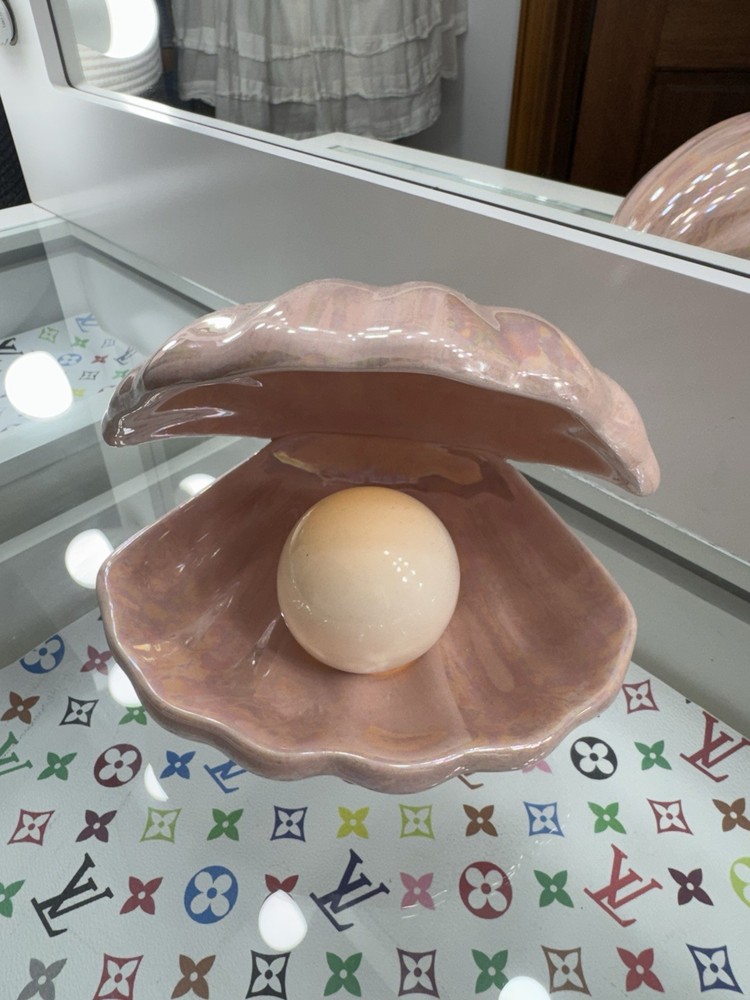 Ceramic Clamshell Trinket Box with Elegant Pearl Accent