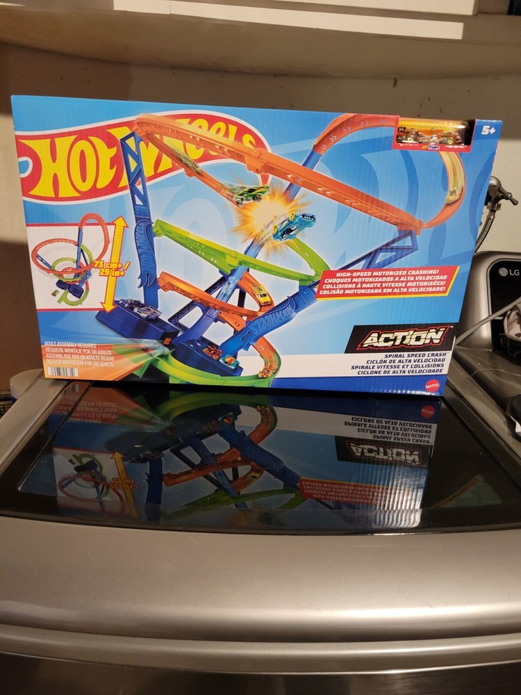 NEW Hot Wheels Action Spiral Speed Cyclone Crash Track Set Motorized Booster Car